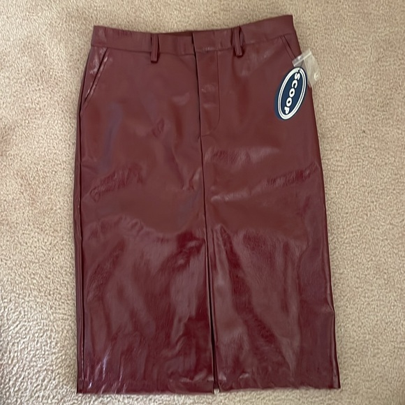 NWT Scoop faux patent leather skirt in Cabernet - Picture 9 of 10